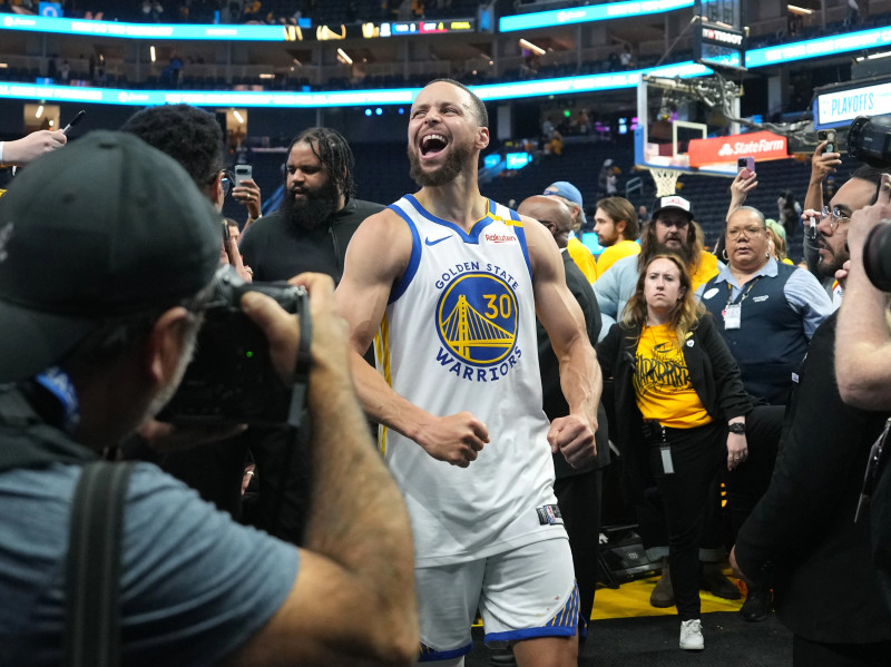 Steph Curry's Playoff Mastery: Warriors Take Command in Thrilling Series Against Rockets