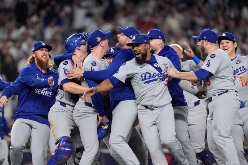 Dodgers Eye Series Sweep Against Reds in Tense Game 2 Showdown