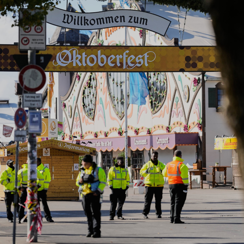 Munich Oktoberfest Shaken by Bomb Threat, Quickly Reopens Amid Probe