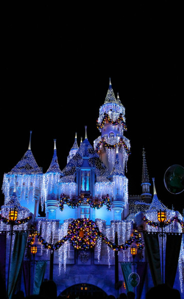 Disney's Magical Christmas Day Parade: A Festive Extravaganza