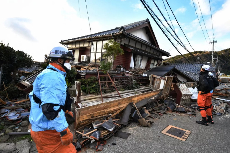 Japan Rocked by 7.6-Magnitude Earthquake, Tsunami Alert Issued