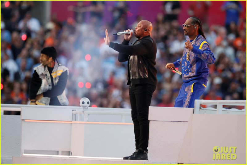 Snoop Dogg Delivers a Star-Studded Halftime Show for NFL Christmas Gameday