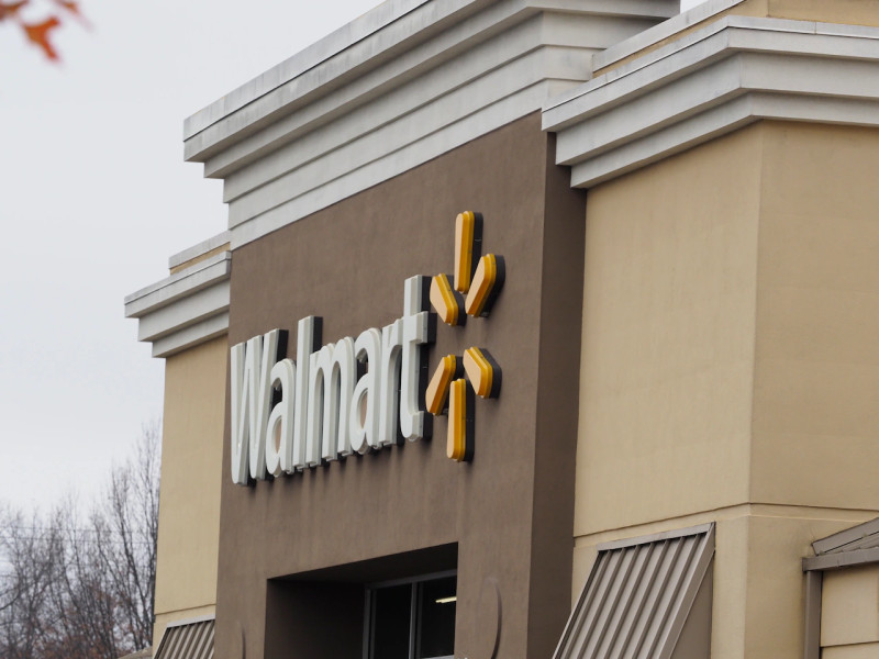 Navigating **Walmart Hours** on Christmas Eve 2025