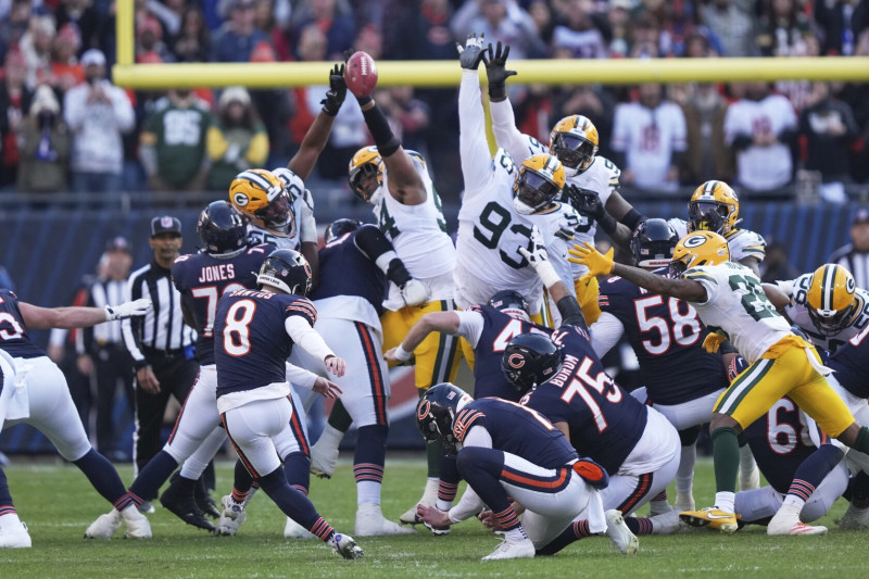 Bears' Thrilling Playoff Comeback Caps 15-Year Playoff Drought