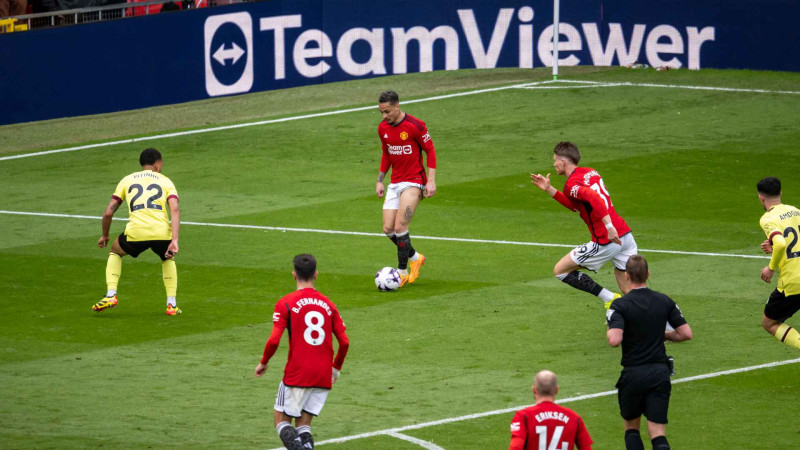 Burnley vs Man United: Epic EFL Cup Showdown