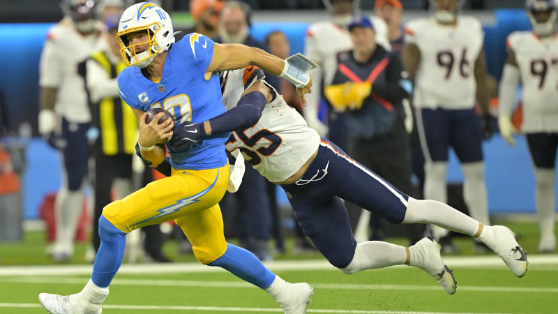 Broncos Secure AFC Top Seed with Dominating Victory Over Chargers