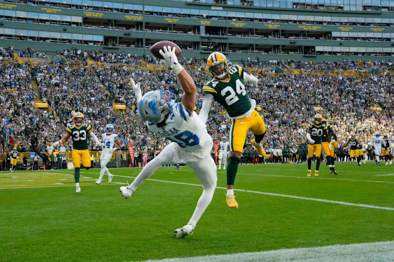 Is Davante Adams Playing Today?