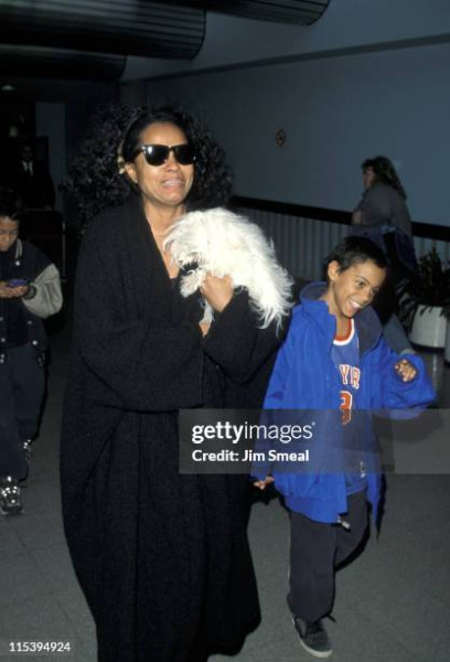 Diana Ross' Iconic Performance Rings in 2026 at New Year's Rockin' Eve