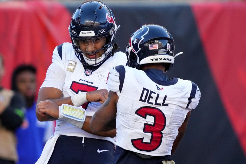 Houston Texans Secure Thrilling Playoff Victory