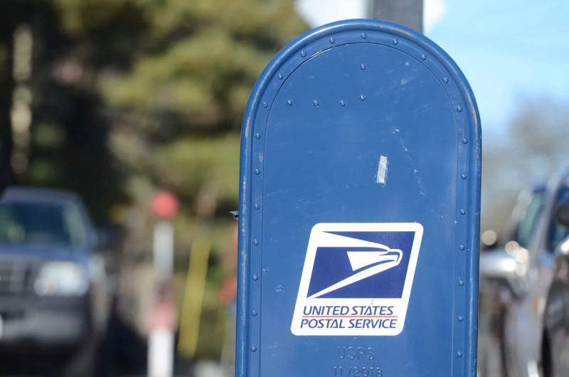 UPS and USPS Operations on New Year's Day 2026