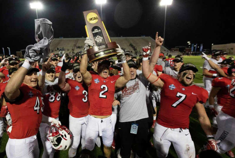 North Central College Football Faces Stunning Defeat in DIII Championship