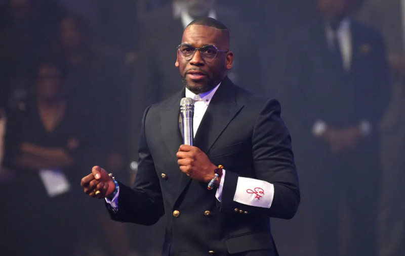 Pastor Jamal Bryant's Wife Karri Bryant's Dress Sparks Controversy and Social Media Firestorm