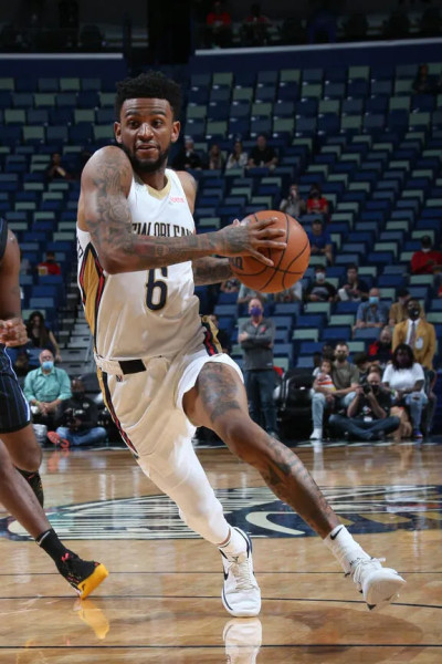 The Thrilling Showdown: Pelicans vs. Hawks