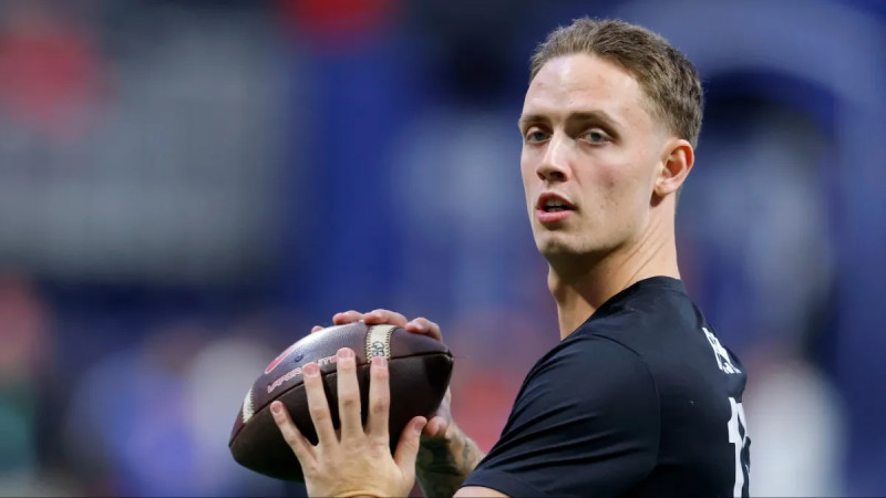 Carson Beck's Departure from Georgia: A Tale of Transfers and New Opportunities