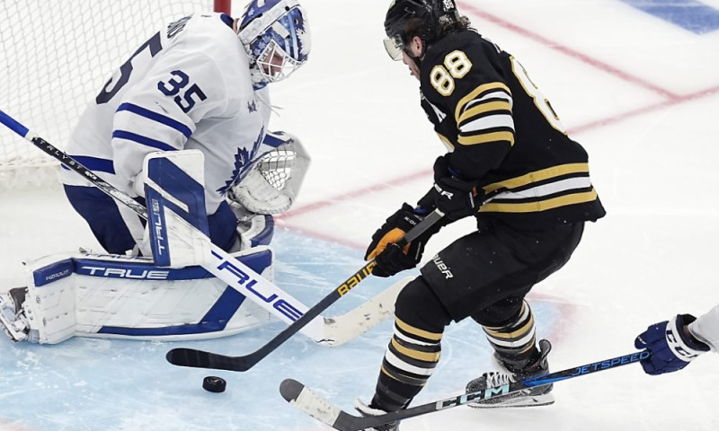 Bruins, Devils' Thrilling Encounter of a Century