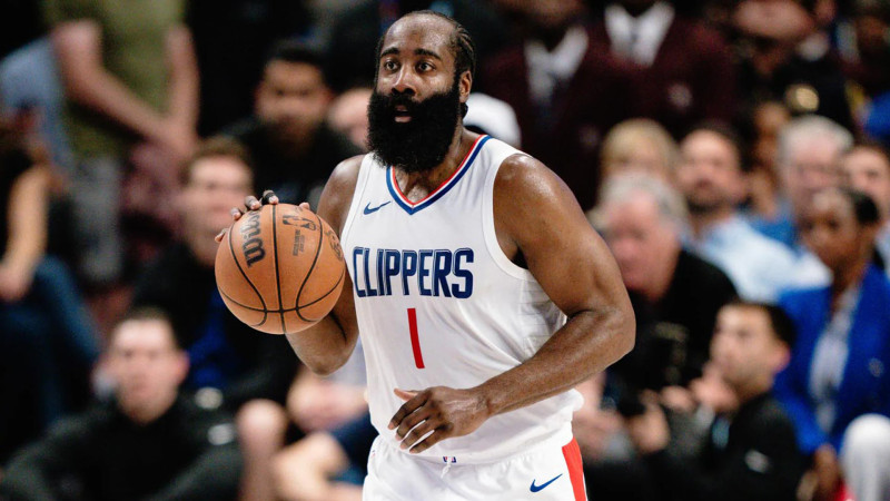 Clippers vs. Mavericks: A Battle of Titans on the Court