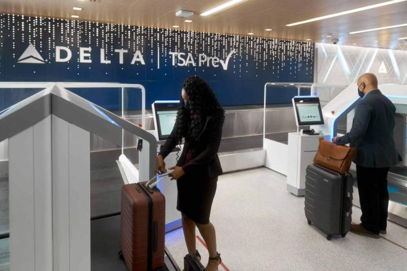 Delta Airlines Strips Congress of Special Airport Perks Amid TSA Shutdown Chaos