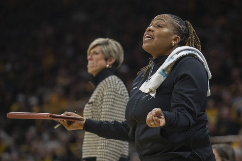 The Hawkeyes' Sideline Showdown: Why Iowa Basketball Coach Ben McCollum's Feud with Florida's Todd Golden Was a Game Changer