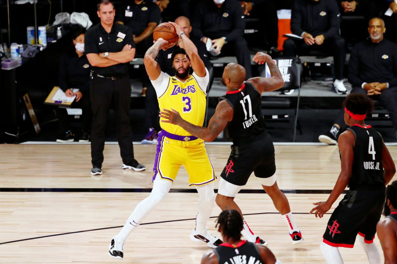 Lakers vs Rockets: A Clash of Titans on the Court