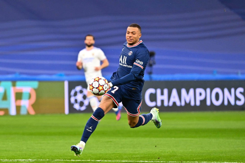 Kylian Mbappé's Return to Action for Real Madrid in Manchester City Clash Highlights