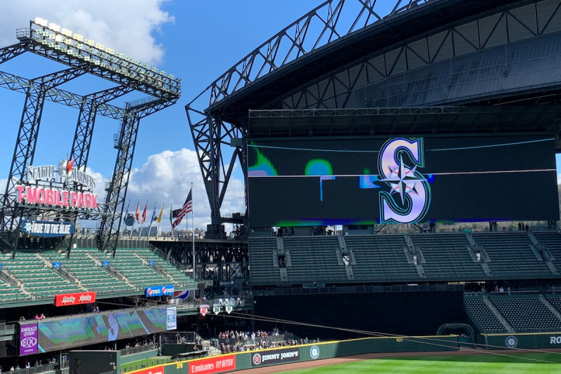Mariners Drop Opening Day Split to Guardians
