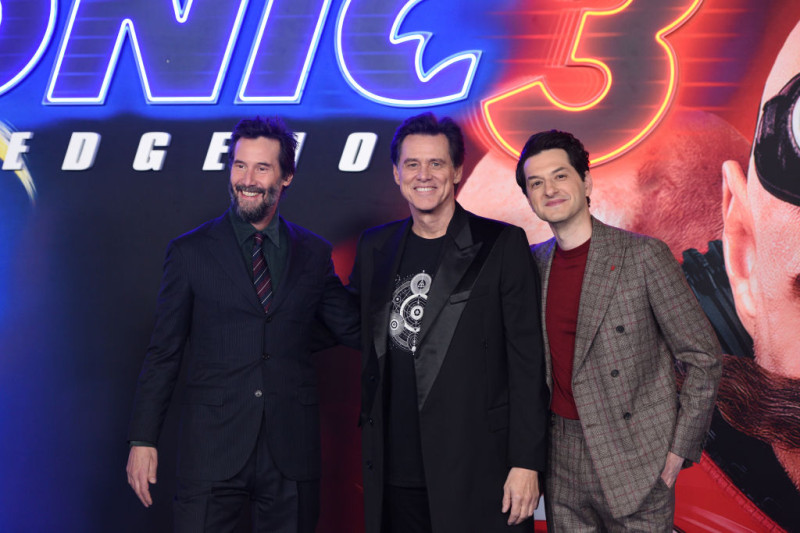 Sonic the Hedgehog 4: The next chapter of the blue blur's adventure!