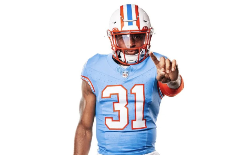 Tennessee Titans Unveil New Uniforms and Logo for 2026