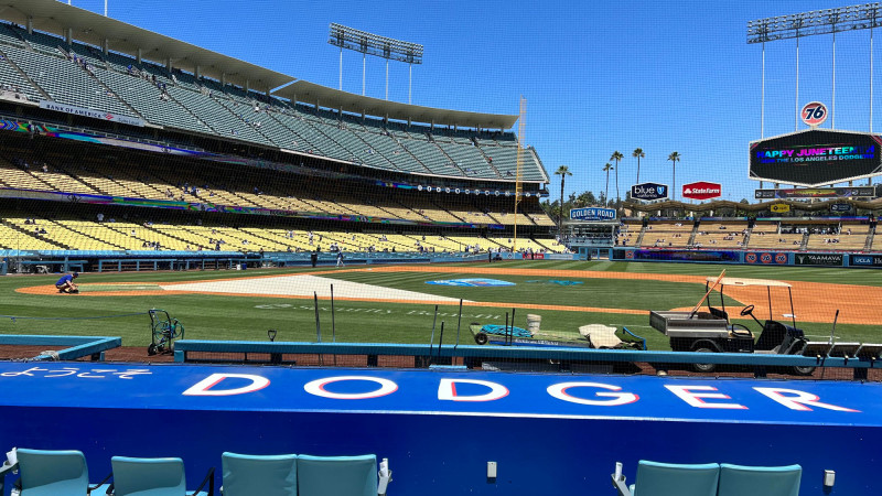 Dodgers Field Deal: Uniqlo Sprints into the Los Angeles Baseball Scene