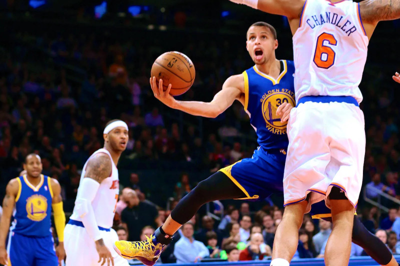 Tune in Tonight: Catch the Golden State Warriors Clash with the Knicks