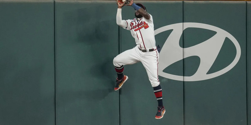 Braves Battle Dbacks in Crucial Series
