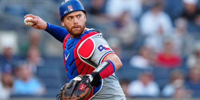 Carson Kelly Rolls with Cubs in Strong 2026 Start