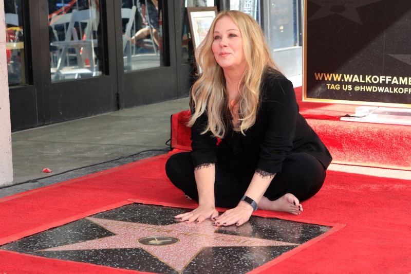 Christina Applegate: A Fight for Strength in the Face of MS