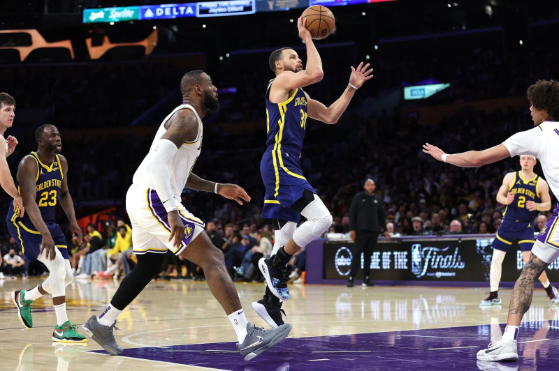 Lakers vs Golden State Warriors: A Thrilling Showdown