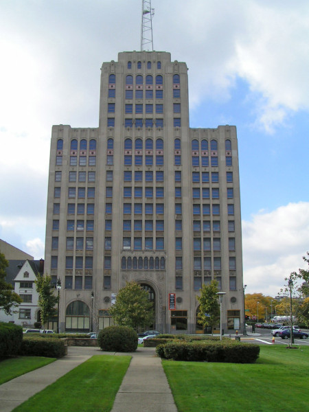 Maccabees Building Fire: Flames Engulf Wayne State's Iconic Structure
