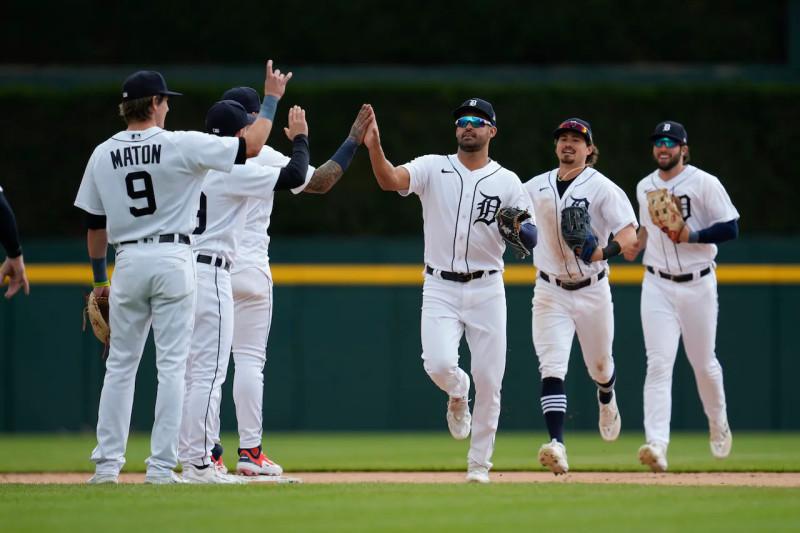 SUNDAY NIGHT BASEBALL: WHERE TO WATCH CARDS VS. TIGERS ON NBC AND PEACOCK