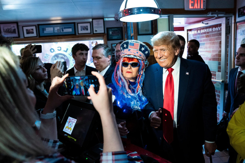 The Hidden Hands Behind Trump’s White House Ballroom: Unraveling the Mystery of Anonymous Donors